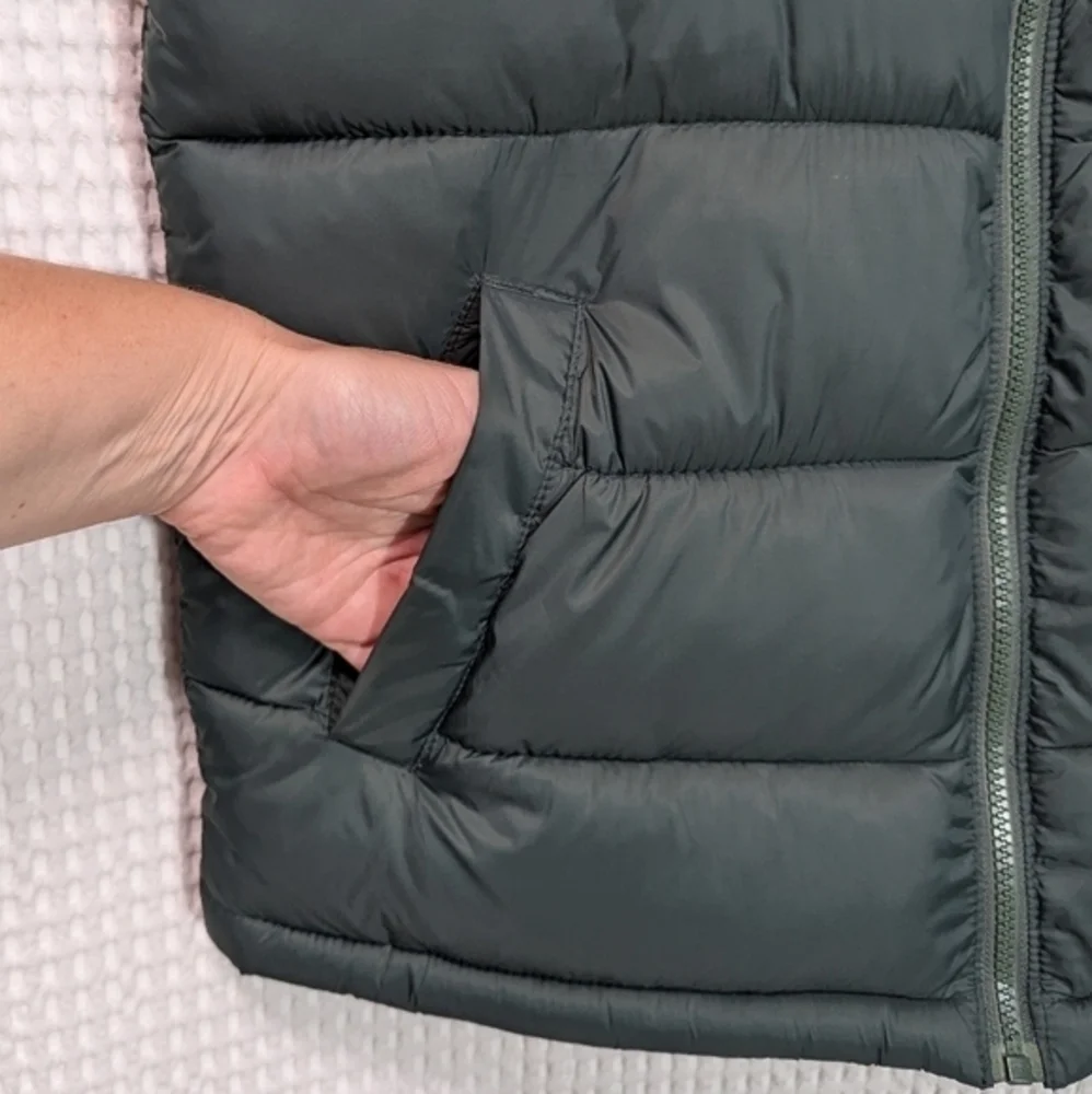 Old Navy‎ Puffer Vest Size Small Frost Free Hunter Dark Green Botany